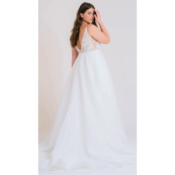 Jenny Yoo Dresses & Skirts - NWT Jenny Yoo Wyatt Wedding Dress Size 20